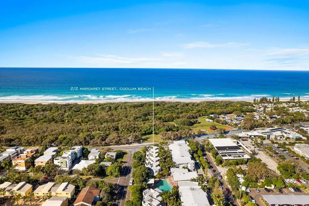 Villa Two Coolum, Opposite Beach, 4 Pools Coolum Beach Apartment